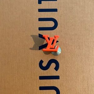 Louis Vuitton Pin